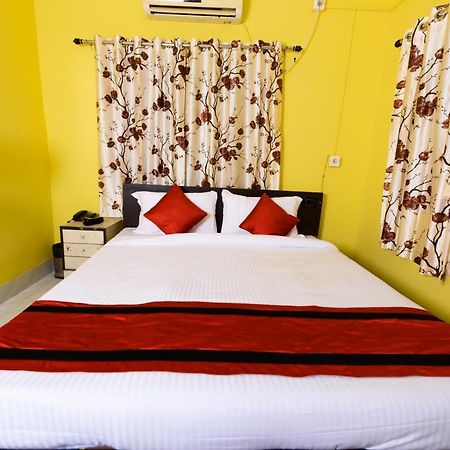 Sterling Baishakhi Hotel Calcutta Buitenkant foto