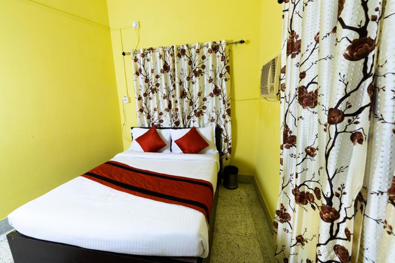 Sterling Baishakhi Hotel Calcutta Buitenkant foto