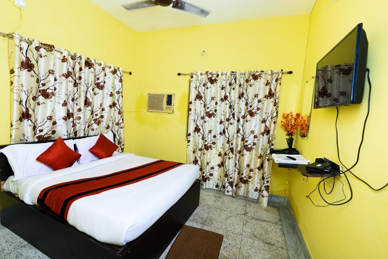Sterling Baishakhi Hotel Calcutta Buitenkant foto