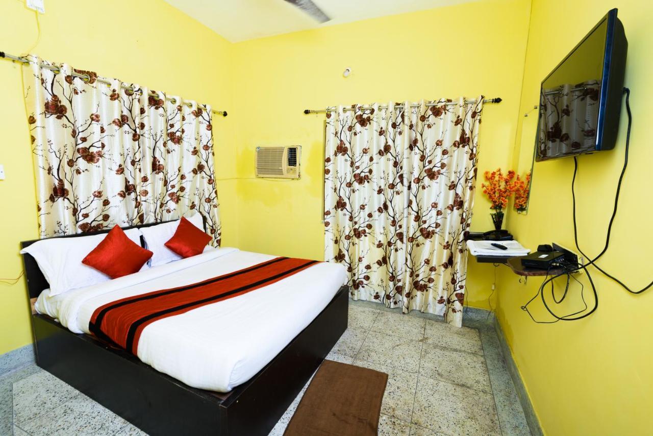 Sterling Baishakhi Hotel Calcutta Buitenkant foto