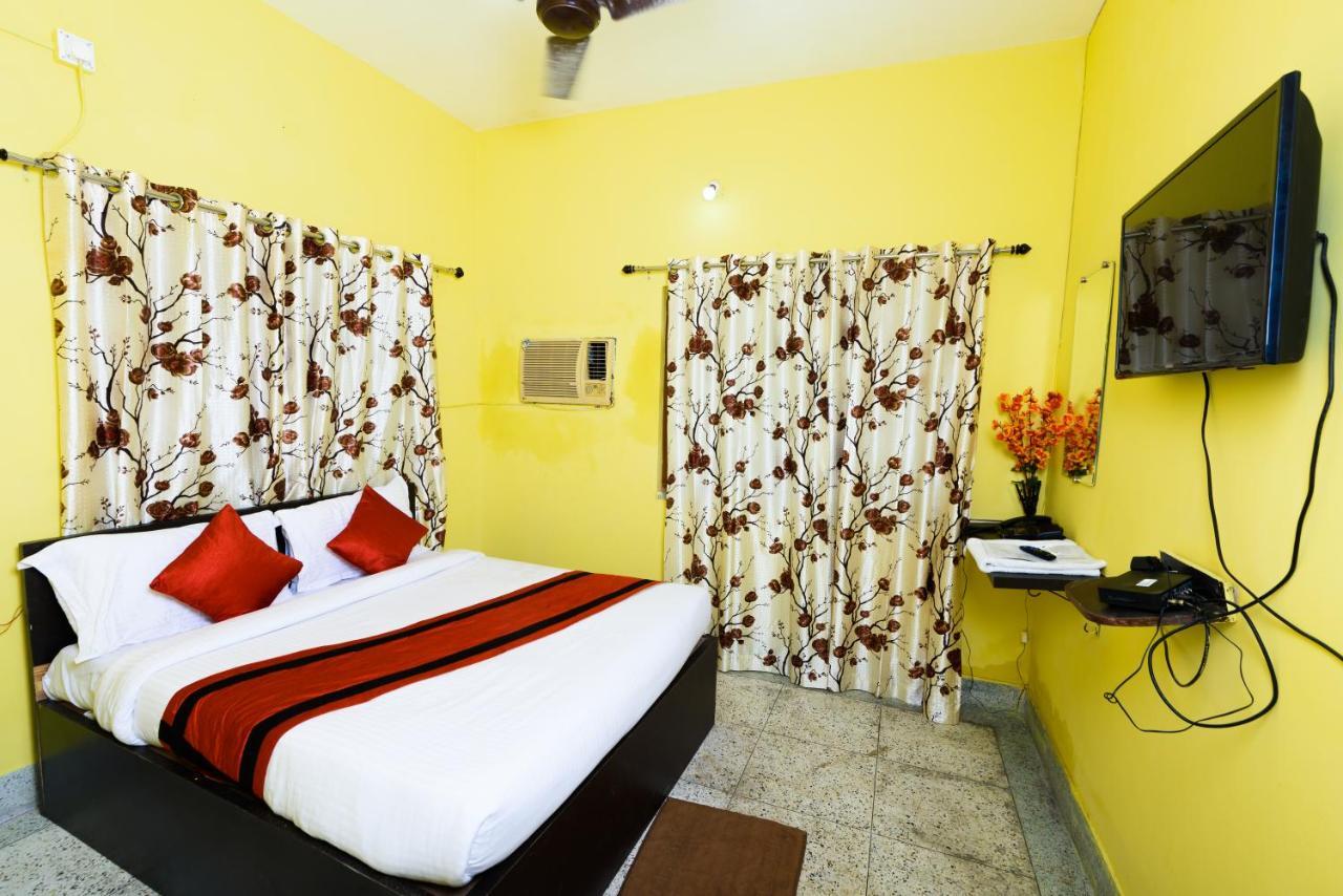 Sterling Baishakhi Hotel Calcutta Buitenkant foto