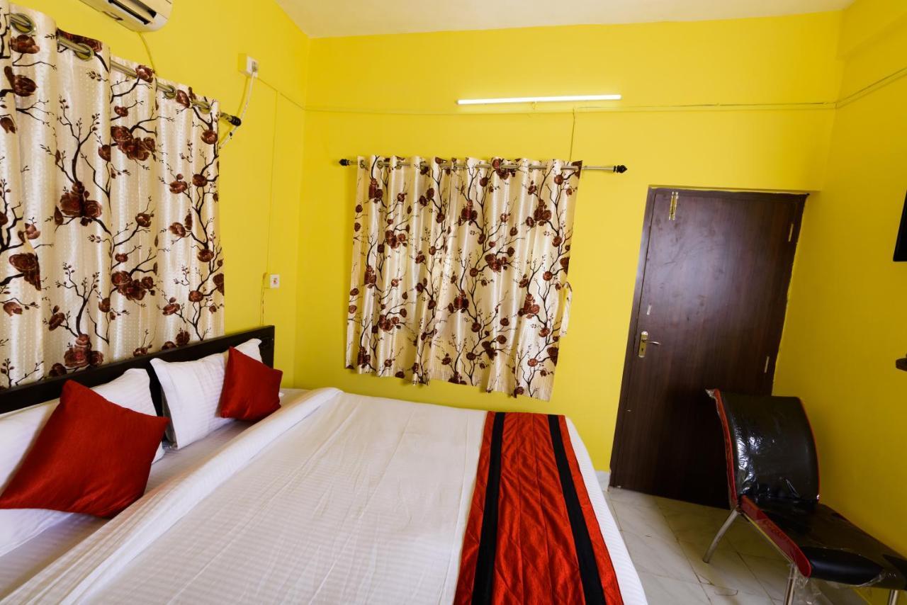 Sterling Baishakhi Hotel Calcutta Buitenkant foto