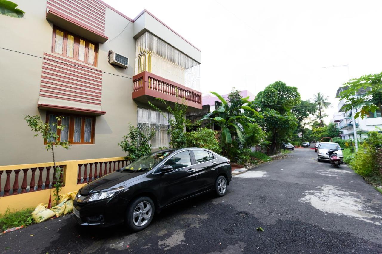 Sterling Baishakhi Hotel Calcutta Buitenkant foto